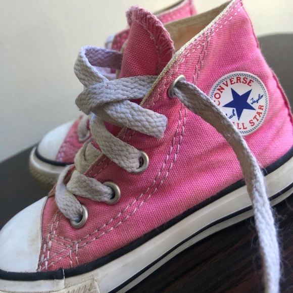 Toddler Chuck Taylor All Star Classic Pink - Picture 2 of 4
